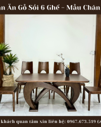 Bàn ăn gỗ sồi 6 ghế – Mẫu chân M với thiết kế hiện đại, sang trọng, chất liệu gỗ sồi Nga cao cấp, mặt bàn kết hợp gỗ và kính, màu lau óc chó, phù hợp với không gian phòng bếp rộng rãi.